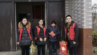 立信建設(shè)集團(tuán)慰問困難群眾，開展“暖心結(jié)對(duì)”工作