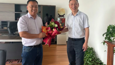 立信丨石門鎮(zhèn)黨委及工會領導蒞臨我集團慰問勞模代表